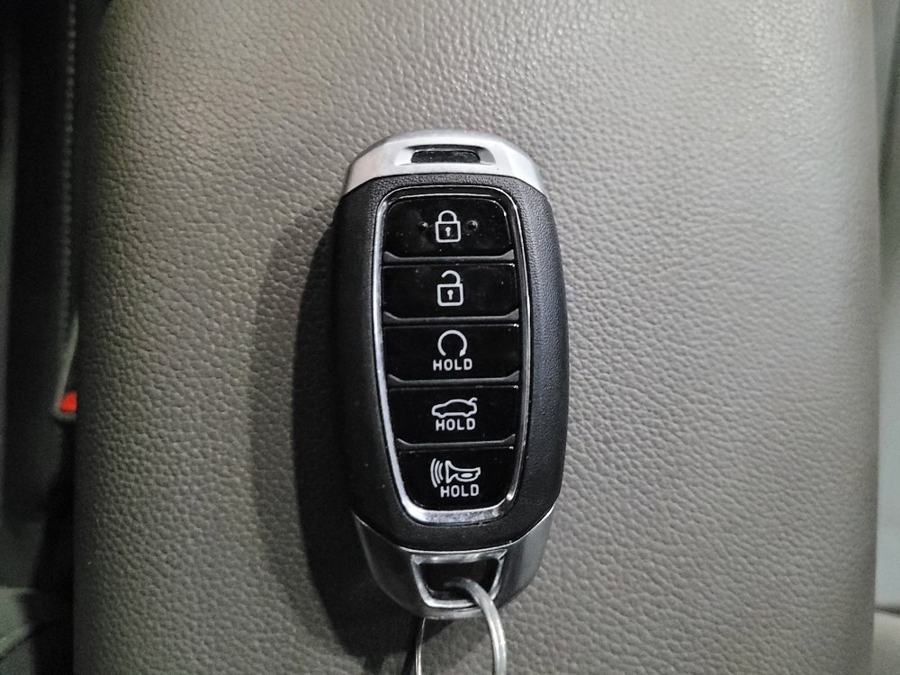 Used 2023 Hyundai Elantra SEL w/ Cargo Package FWD image 32