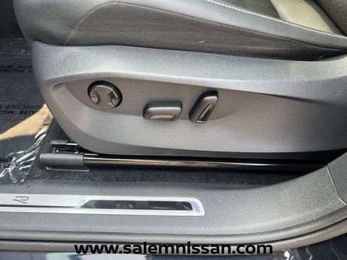 Used 2024 Volkswagen Tiguan SE R-Line AWD/4WD image 17