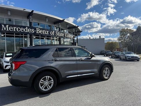 Used 2023 Ford Explorer XLT w/ Equipment Group 202A image 3