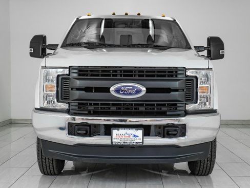 Used 2017 Ford F350 XL image 3