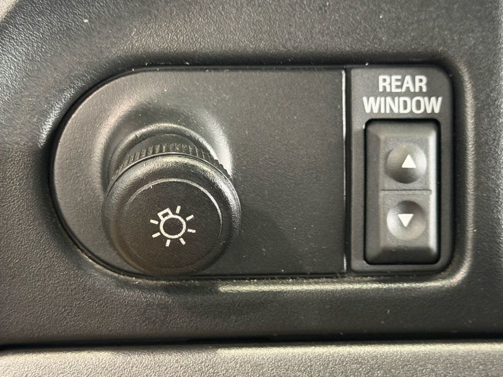 Used 1994 Ford Bronco XL AWD/4WD image 17