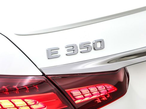 Used 2022 Mercedes-Benz E 350 Sedan w/ AMG Line Exterior image 10