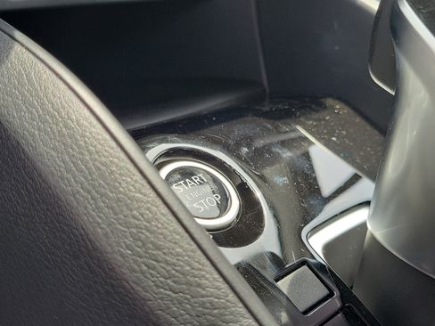 Used 2025 Nissan Versa SR w/ Trunk Package image 28