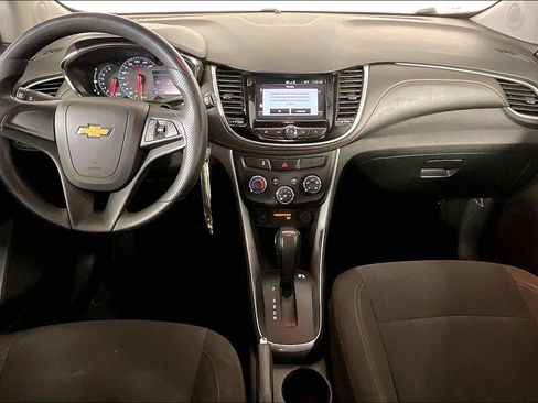 Used 2017 Chevrolet Trax LS FWD image 18
