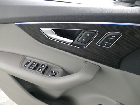 Used 2022 Audi Q7 2.0T Premium Plus AWD/4WD image 28