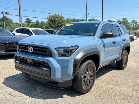 Used 2025 Toyota 4Runner SR5 RWD image 20