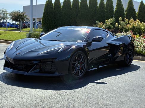 Used 2024 Chevrolet Corvette Z06 RWD image 6