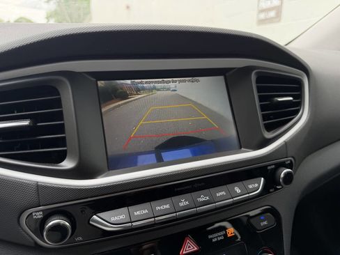 Used 2019 Hyundai Ioniq Plug-In Hybrid FWD image 18