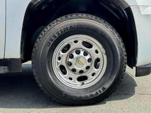 Used 2007 Chevrolet Suburban 2500 LT AWD/4WD image 10