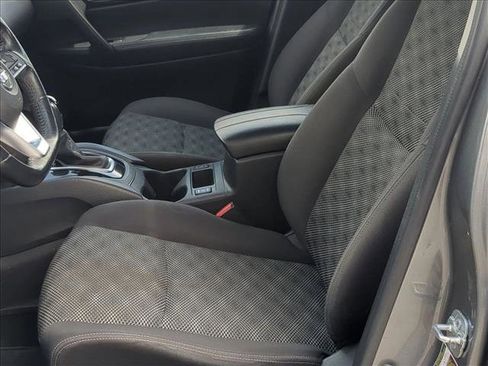 Used 2018 Nissan Rogue Sport SV w/ SV Technology Package AWD/4WD image 15