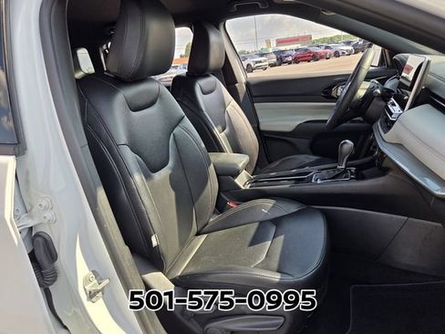 Used 2025 Jeep Compass Limited AWD/4WD image 17