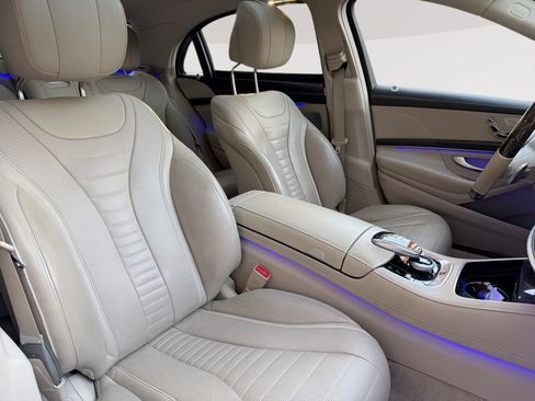 Used 2019 Mercedes-Benz S 560 Sedan image 28