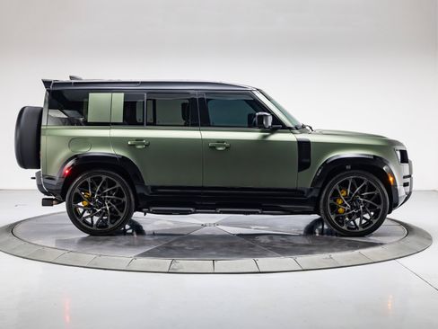 Used 2026 Land Rover Defender 110 X-Dynamic SE AWD/4WD image 6