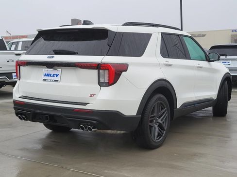 Used 2025 Ford Explorer ST AWD/4WD image 5