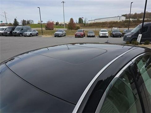 Used 2011 INFINITI M37 w/ Premium Pkg RWD image 11