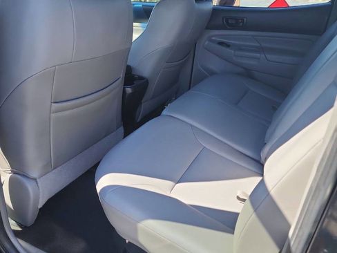Used 2013 Toyota Tacoma 4x4 Double Cab w/ Limited Pkg image 12