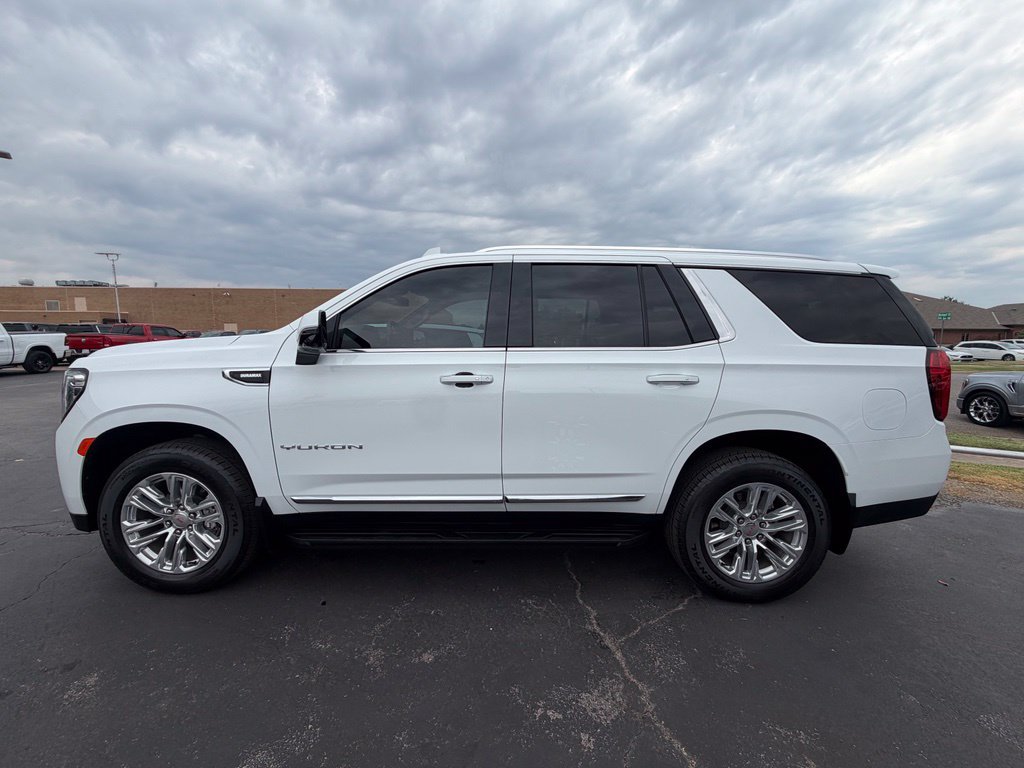 Used 2024 GMC Yukon SLT w/ SLT Luxury Package AWD/4WD image 12