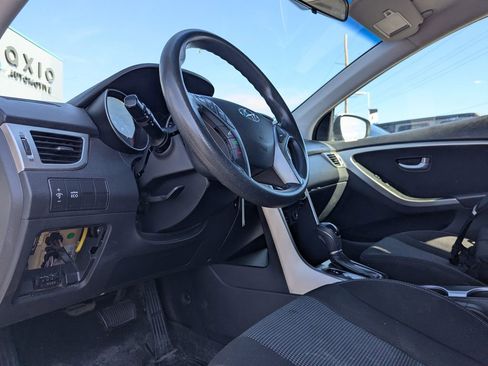 Used 2015 Hyundai Elantra GT FWD image 14