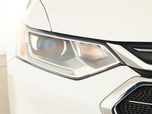 Used 2020 Chevrolet Traverse LT image 32