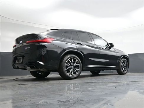 Used 2024 BMW X4 M40i w/ Premium Package image 26