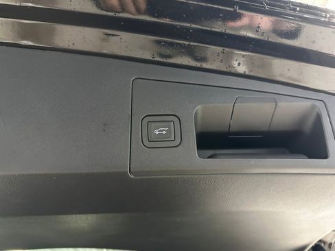 New 2026 Cadillac XT5 Luxury image 23