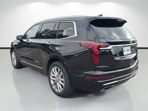 Used 2023 Cadillac XT6 Premium Luxury image 5