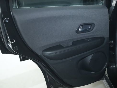 Used 2019 Honda HR-V LX image 13