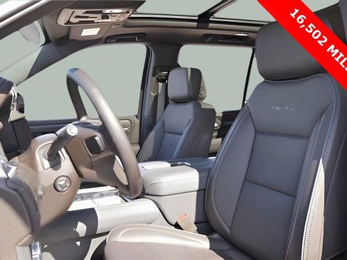 Used 2024 GMC Yukon Denali image 33