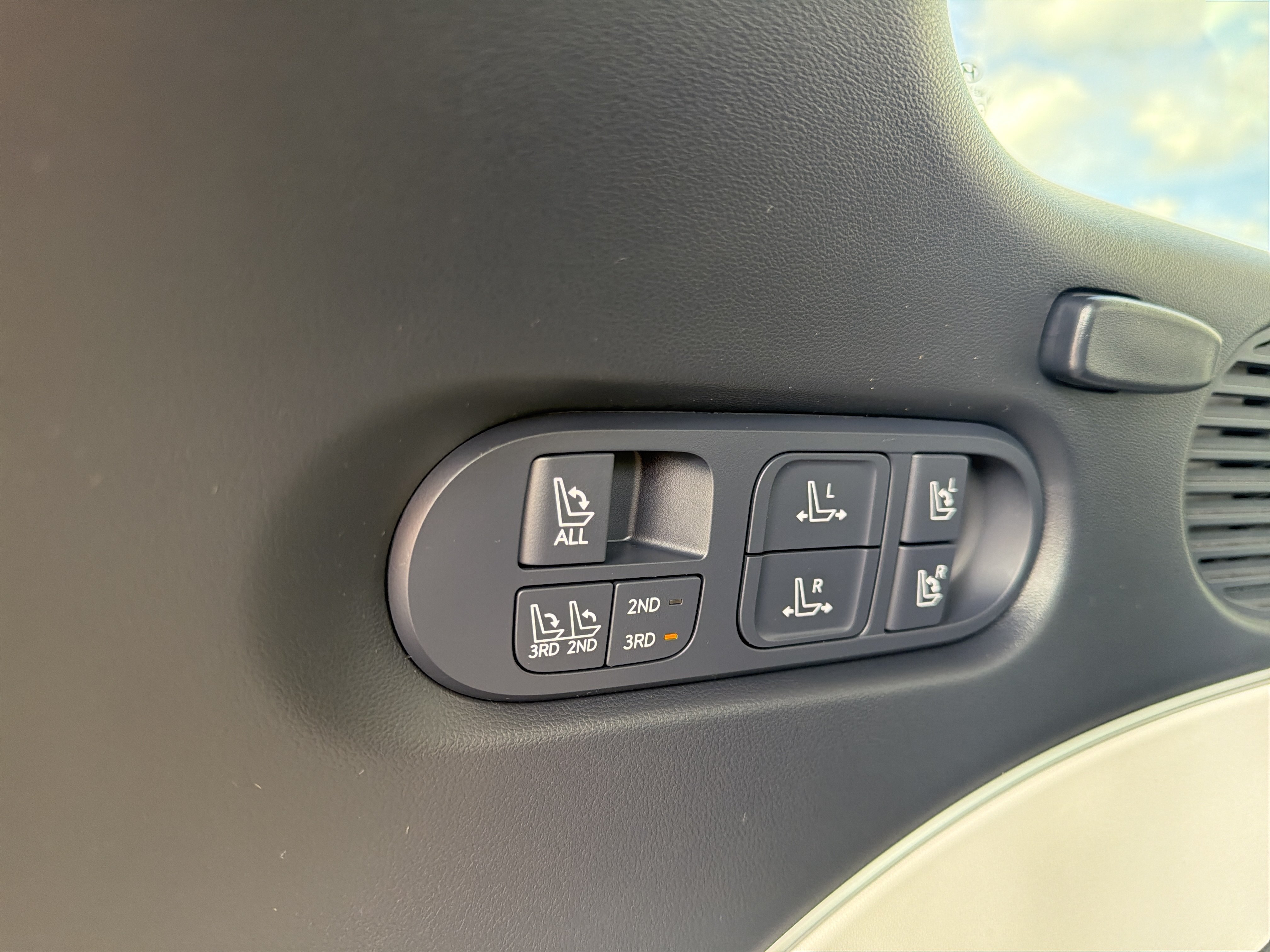 Used 2026 Hyundai Palisade Calligraphy AWD/4WD image 33