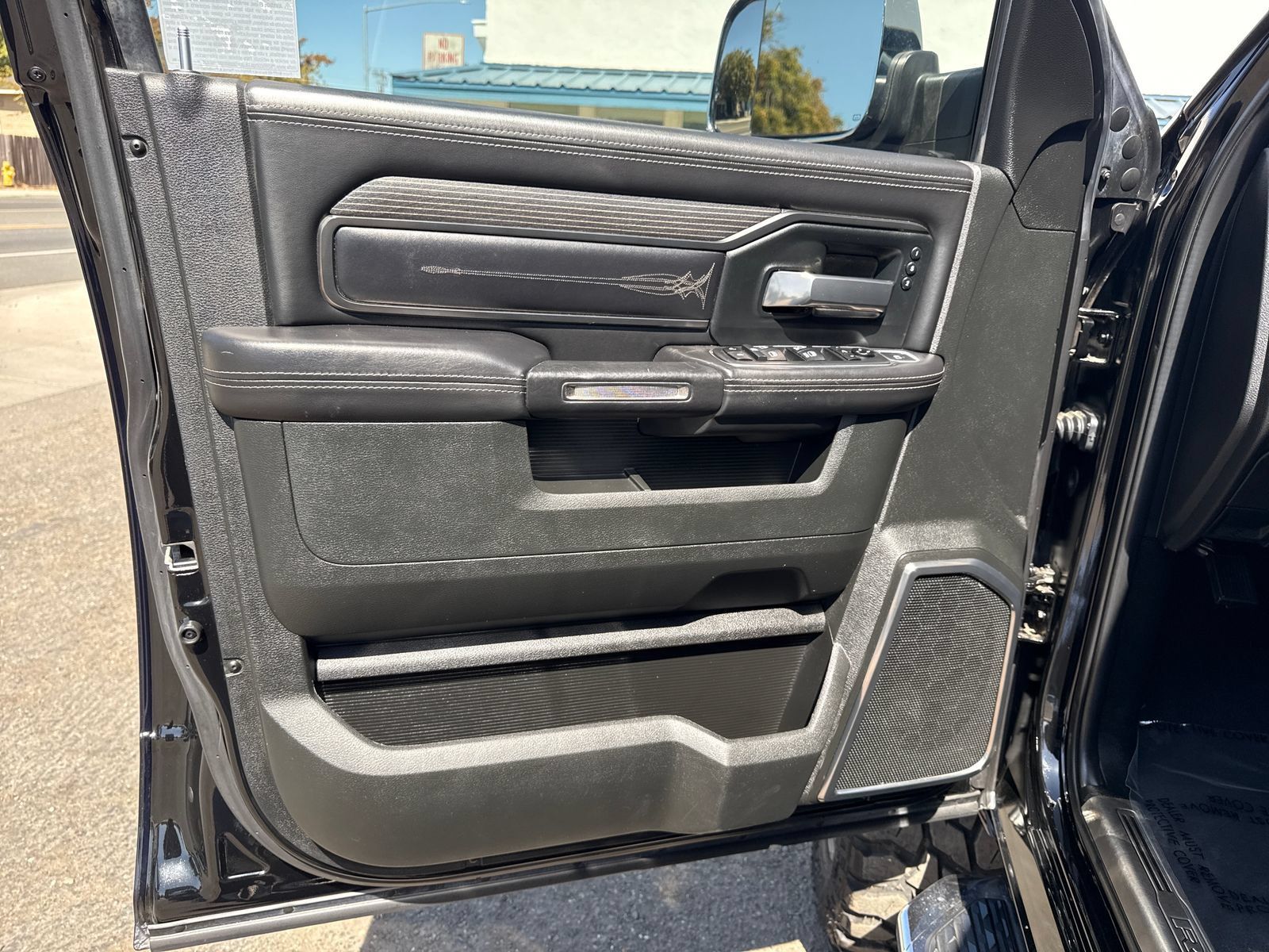 Used 2020 RAM 2500 Limited AWD/4WD image 10