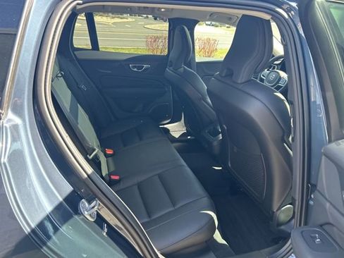 Certified 2025 Volvo V60 B5 Cross Country Plus AWD/4WD image 13