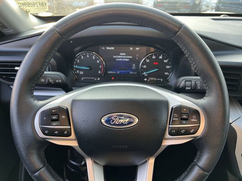 Certified 2024 Ford Explorer XLT image 16
