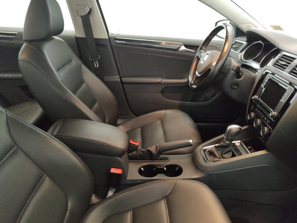 Used 2017 Volkswagen Jetta SEL FWD image 21