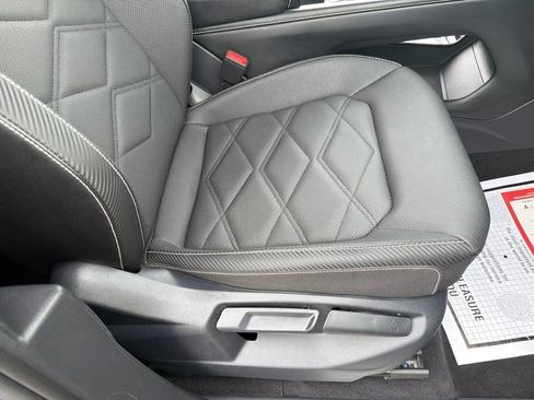 Used 2024 Volkswagen Atlas Cross Sport SE FWD image 36