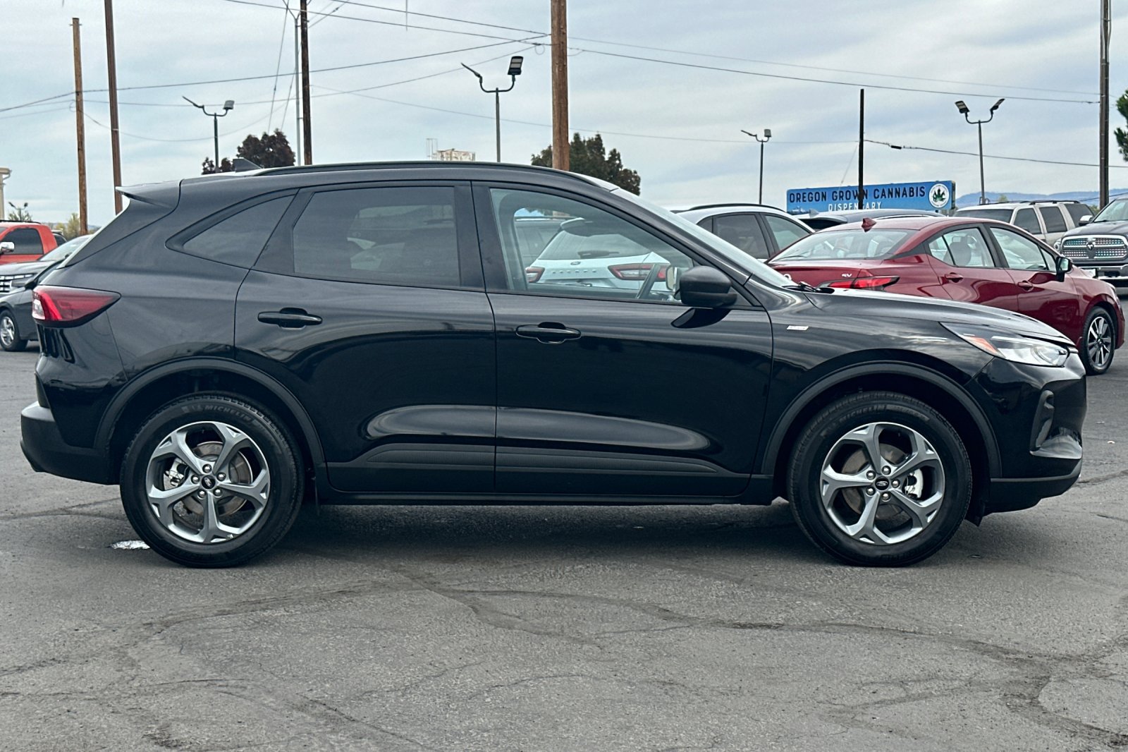 Used 2025 Ford Escape ST-Line AWD/4WD image 3