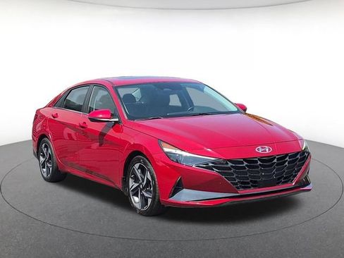 Used 2023 Hyundai Elantra Limited FWD image 3