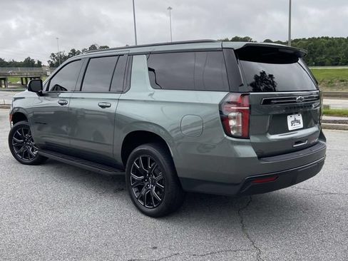 Used 2024 Chevrolet Suburban RST w/ Luxury Package RWD image 5