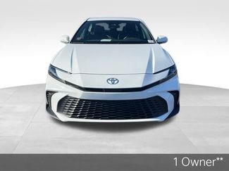 Used 2025 Toyota Camry SE video 2