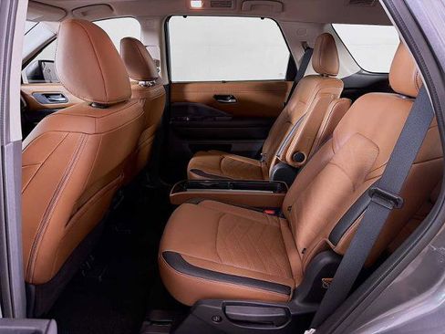 Certified 2024 Nissan Pathfinder Platinum AWD/4WD image 22