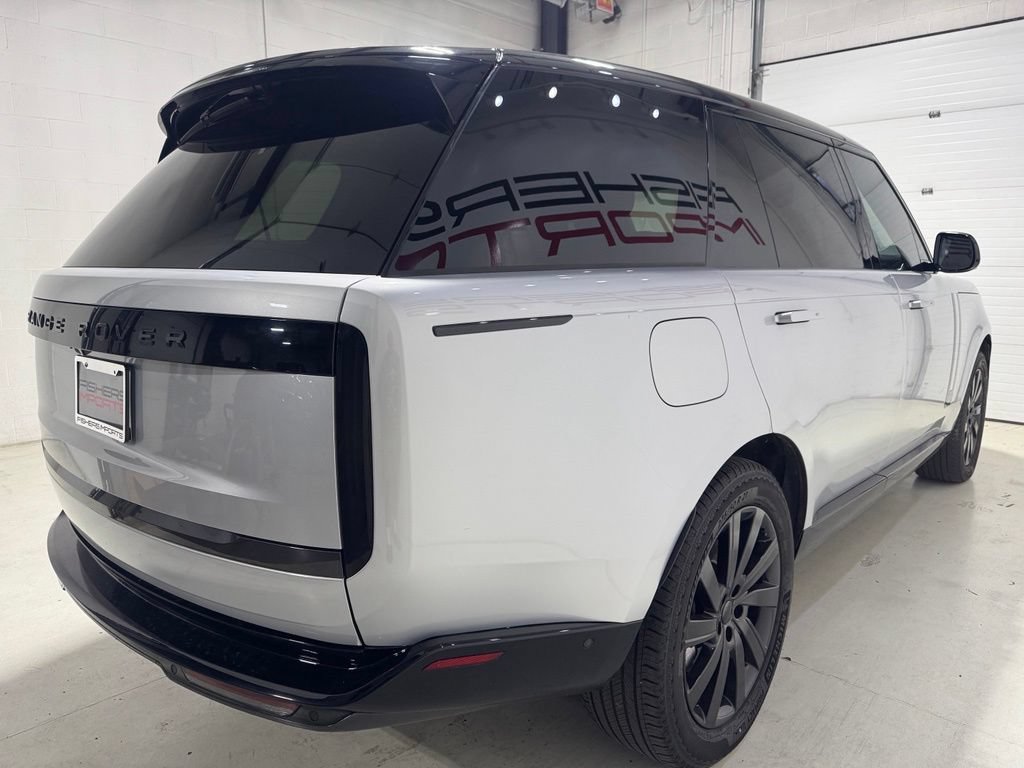 Used 2024 Land Rover Range Rover Long Wheelbase SE AWD/4WD image 6