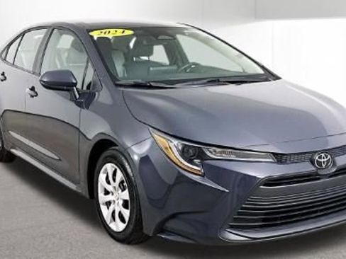 Used 2024 Toyota Corolla LE FWD image 2