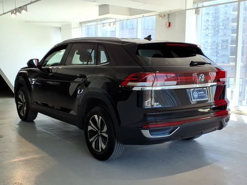 Certified 2024 Volkswagen Atlas Cross Sport SE FWD image 6