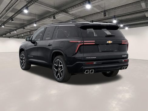 Used 2025 Chevrolet Traverse High Country FWD image 3