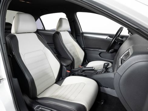 Used 2016 Volkswagen Jetta Sport image 26