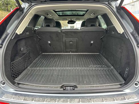 Certified 2021 Volvo XC60 T8 Inscription w/ Advanced Package image 14