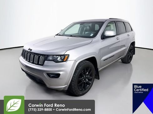 Used 2018 Jeep Grand Cherokee Altitude AWD/4WD image 3