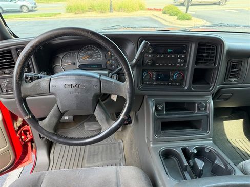 Used 2006 GMC Sierra 1500 SLE w/ Light Duty Power Package AWD/4WD image 9
