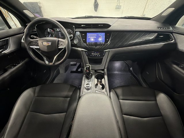 Used 2025 Cadillac XT6 Premium Luxury w/ LPO, Floor Liner Package AWD/4WD image 21