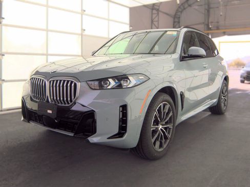 Used 2026 BMW X5 xDrive40i AWD/4WD image 1