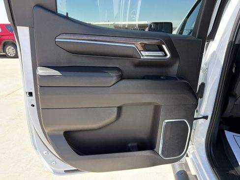 Used 2023 Chevrolet Silverado 1500 RST w/ Redline Edition AWD/4WD image 19